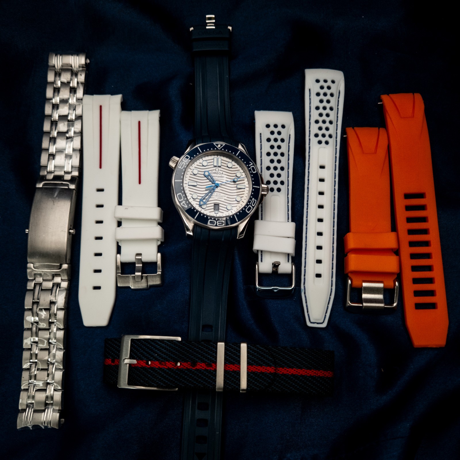2024 OMEGA Seamaster Diver 300M Gray Wave 6xStraps 210.30.42.20.06.001 Full Set