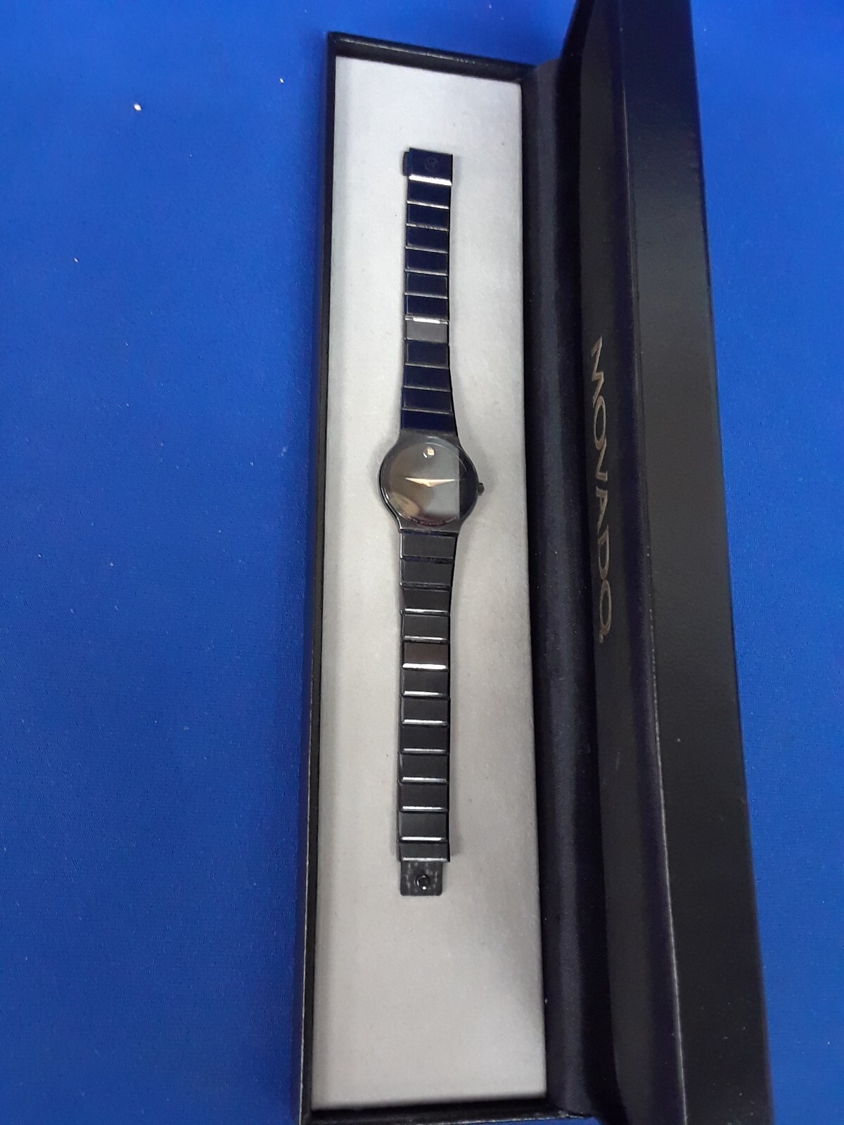 Vintage Movado Women Watch Ultra Thin 84-40-881-A Quartz 7″ inch Working Perfect