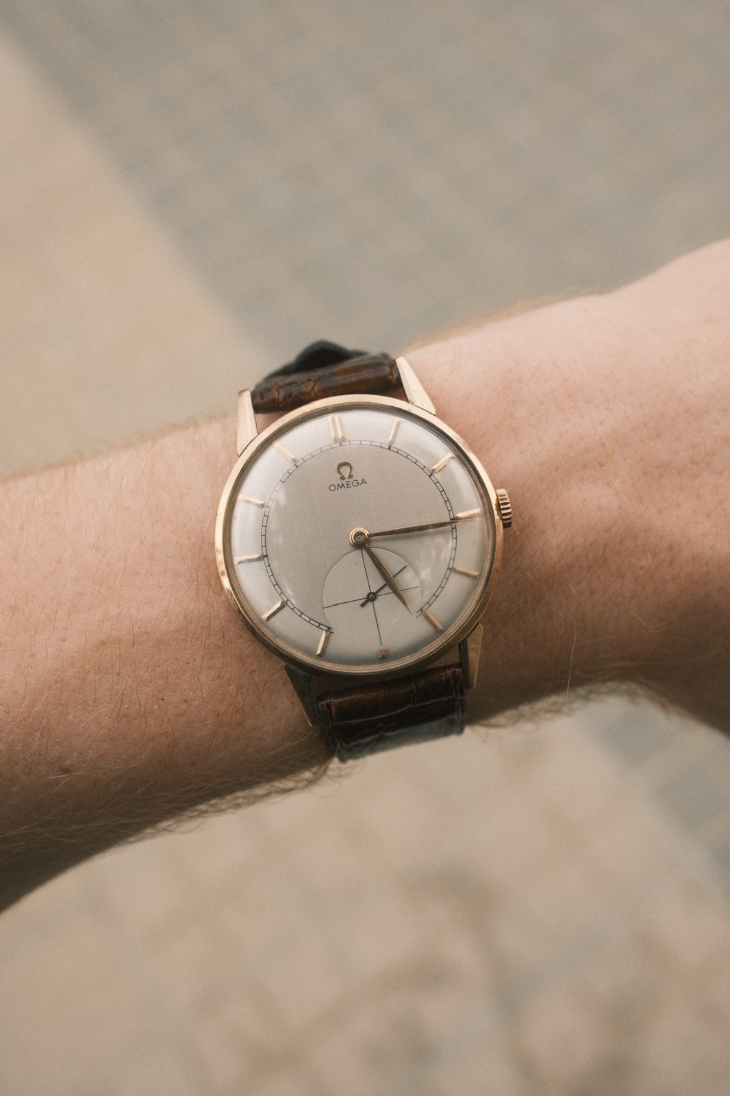 Vintage Omega 18K Gold Men’s Dress Watch Manual Wind Small Seconds 36mm Swiss