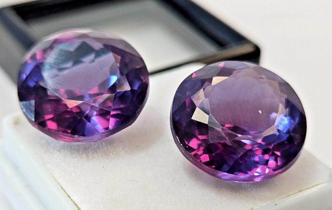 Round Cut Alexandrite 28-30 Ct Colour Change Pair Gemstone For Earring Making