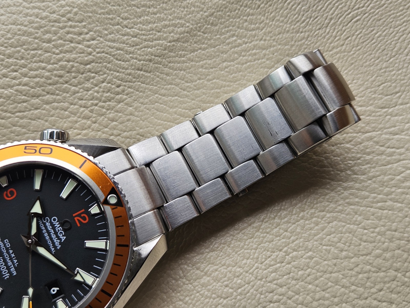 OMEGA Seamaster Planet Ocean 2209.50 42mm Automatic Black Orange Watch (2011)