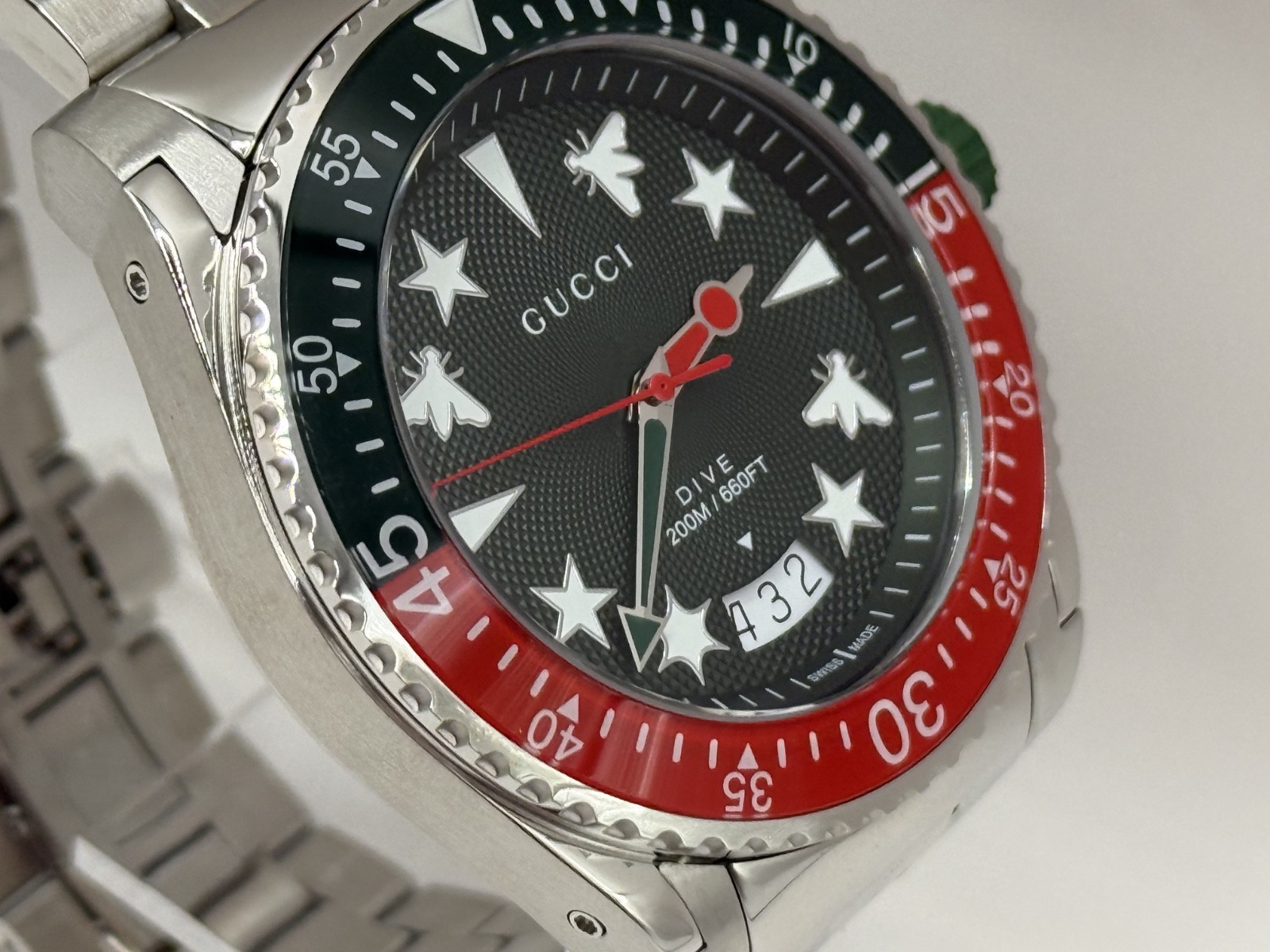 GUCCI YA136222 Men’s Dive Green Dial Quartz Watch