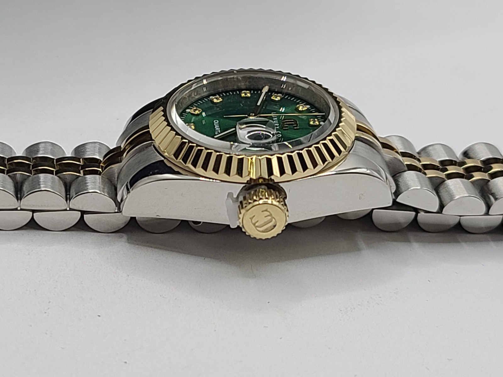 C&C LUXURY CO. TWO-TONE & EMERALD – CC CLASSIC WATCH 28MM
