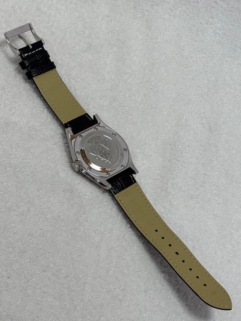 GUCCI Pantheon Quartz Date Men’s Model