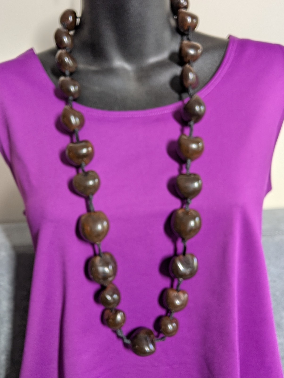 Vtg Hawaiian Kukui Nut Lei Necklace Hand Knotted Dark Brown Natural Statement