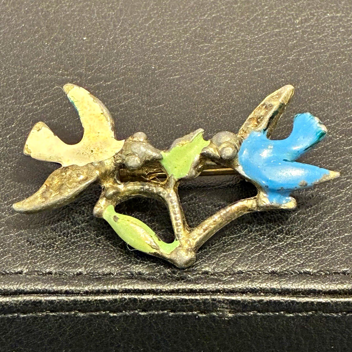 Vintage 1940s Signed CORO Enamel Lovebirds Brooch Pat Pend Pot Metal Bird Pin US