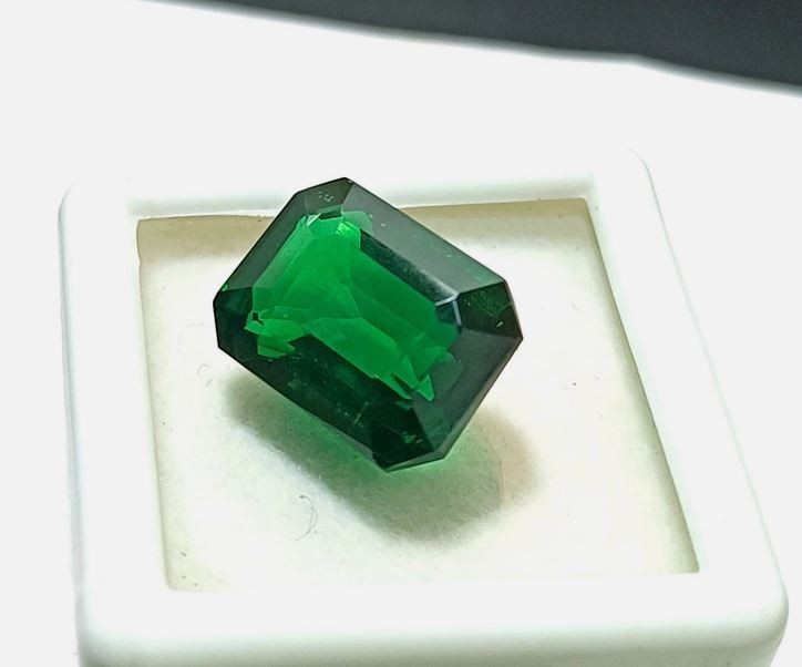 Natural Colombian Green Emerald 10 Ct Emerald Cut Loose Gemstone CERTIFIED