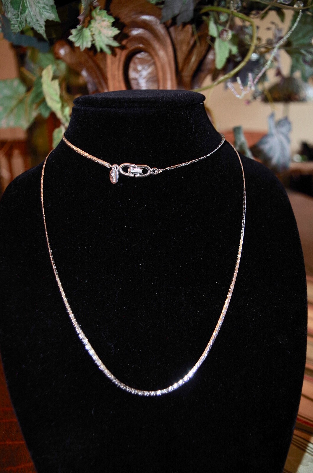 VINTAGE “ROGET TM” SILVERTONE NECKLACE 35″ HIGH QUALITY!