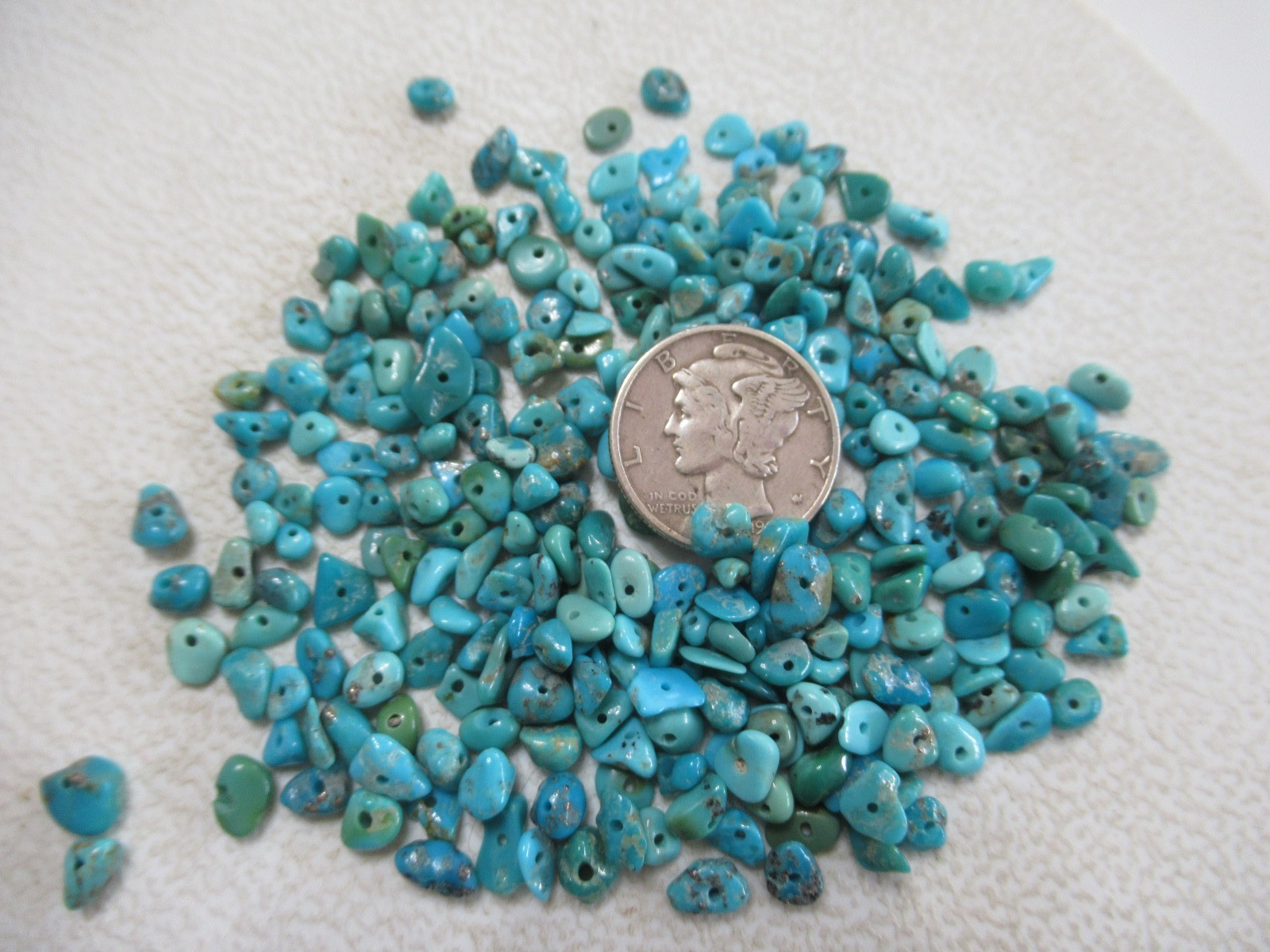 KINGMAN TURQUOISE DRILLED NUGGETS 1/2 OZ 3 X 2mm to 7 X 4mm STABILIZED #787