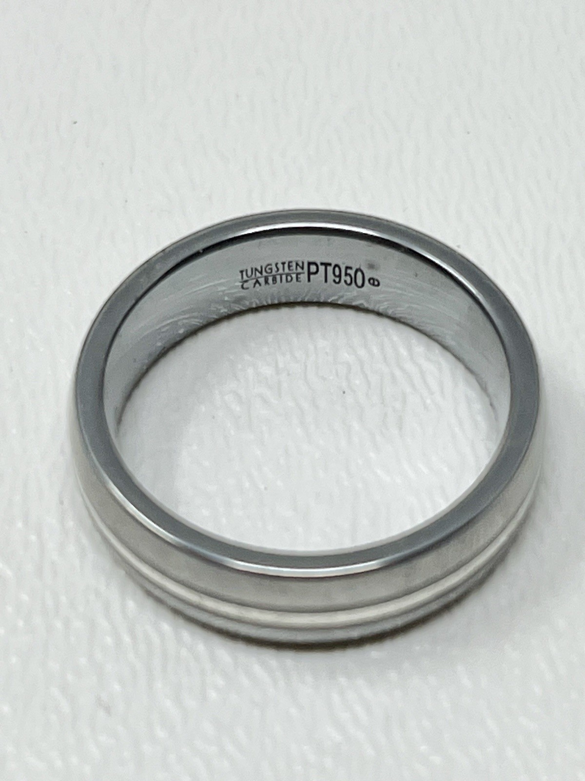 Artcarved Men’s Ring Wedding Band Size 8 Tungsten Carbide PT950 Platinum Inlay