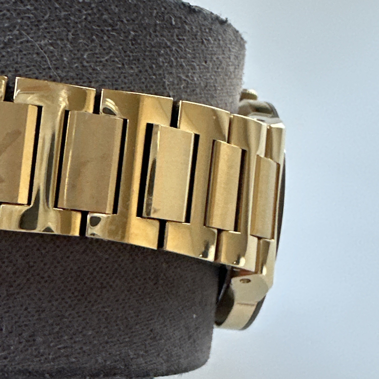 Bulova Men’s Modern Slim Movement Quartz Gold Stainless Steel Watch 41 MM 97A183