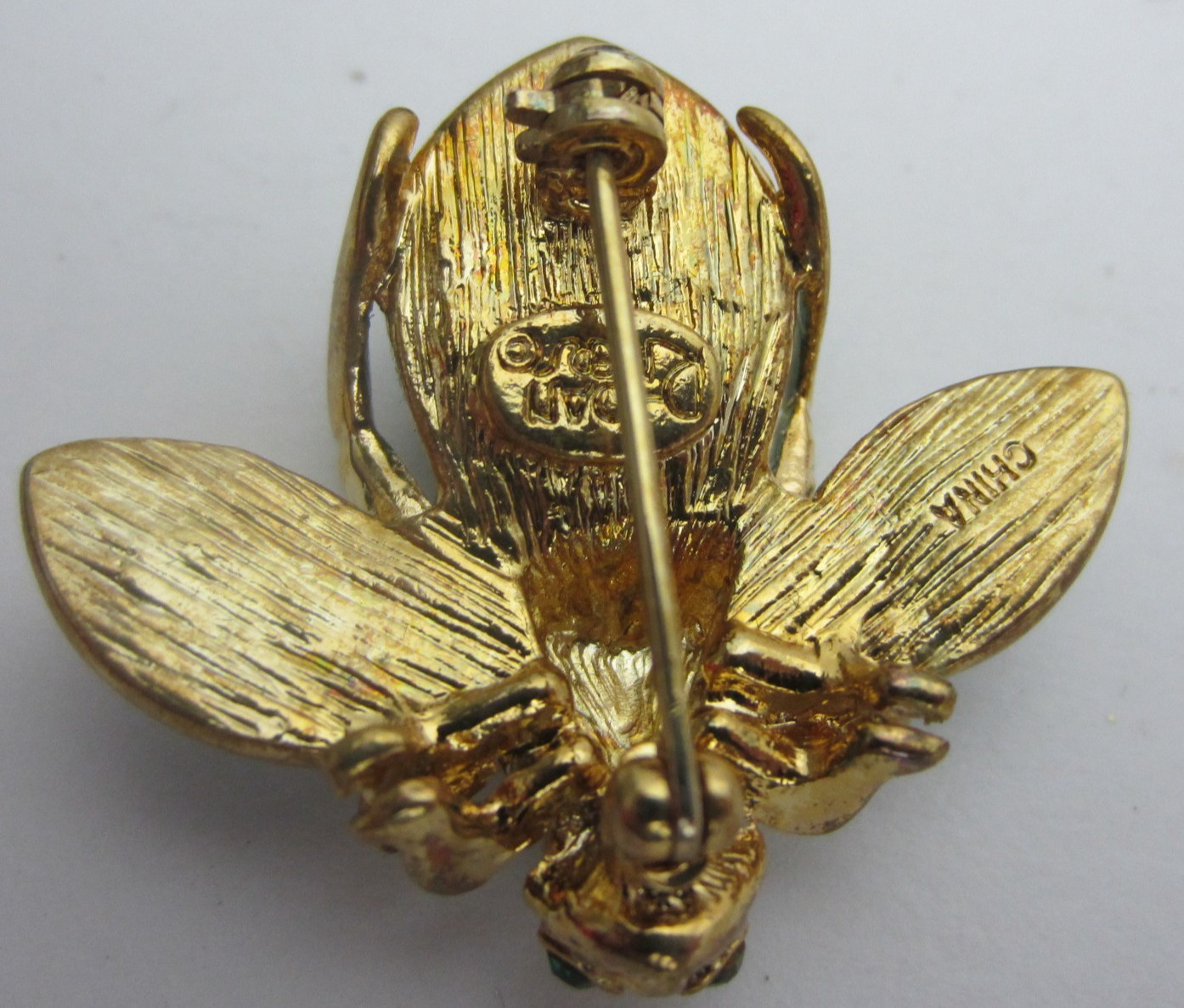New, Vintage 1990’s Signed Joan Rivers Simulated Drusy Quartz Bee Pin Brooch