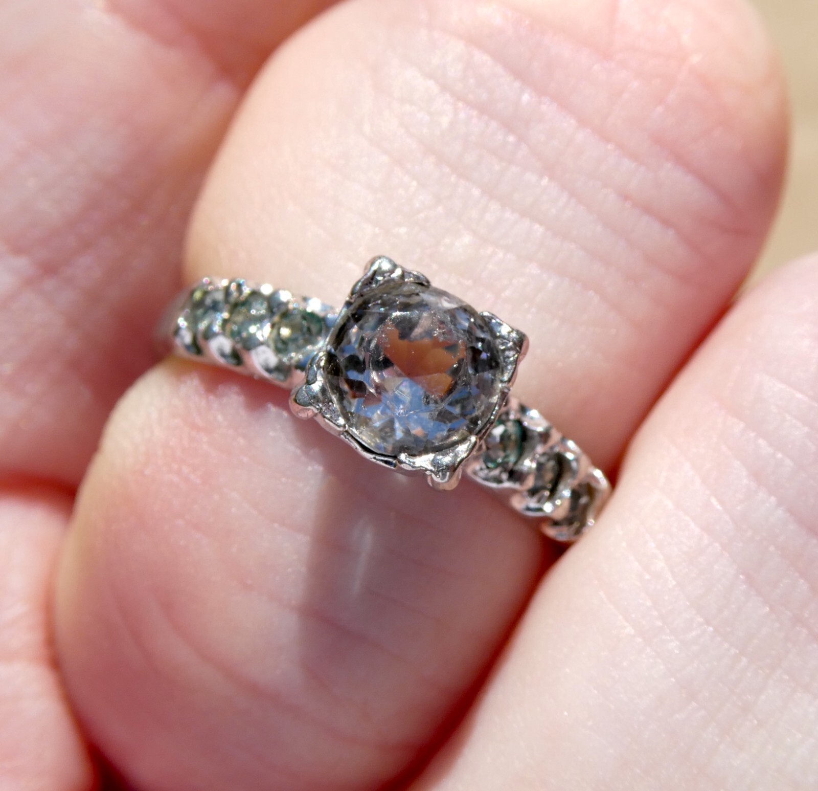 Vintage Sterling Silver Cut Paste Glass Gem Ring 925 Size 7.75 Weighs 2.4 Grams