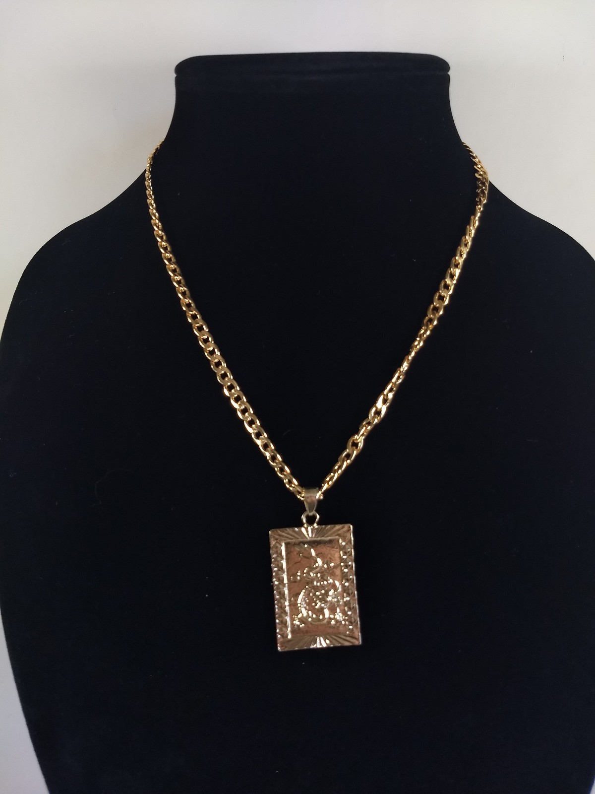Dragon Pendant Necklace Lot 4 Gold Tone Pendants Chains Modern Rectangle Round