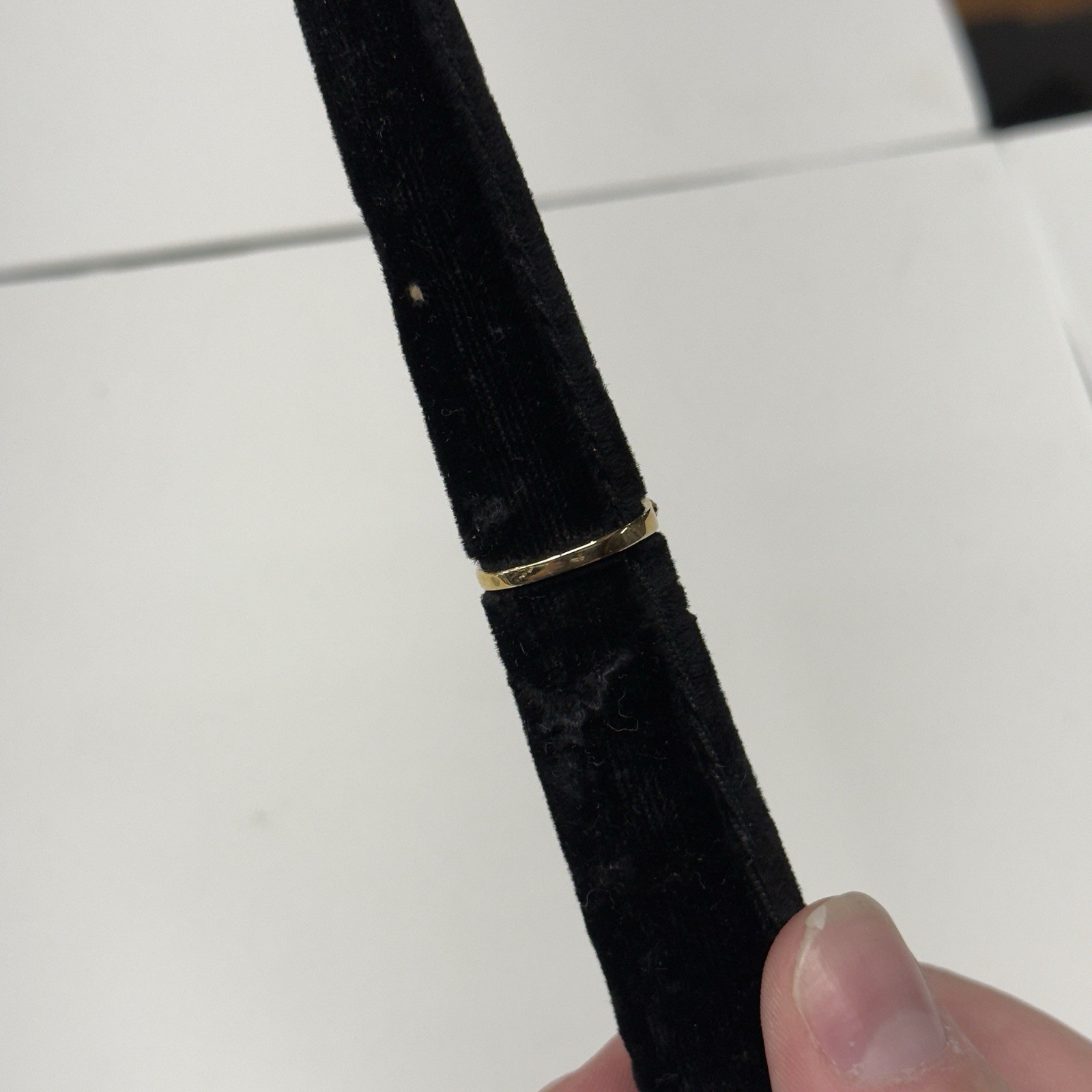 Landstrom’s Black Hills Gold 5 Natural Diamond Wedding Band .25CTW 10K Sz 7