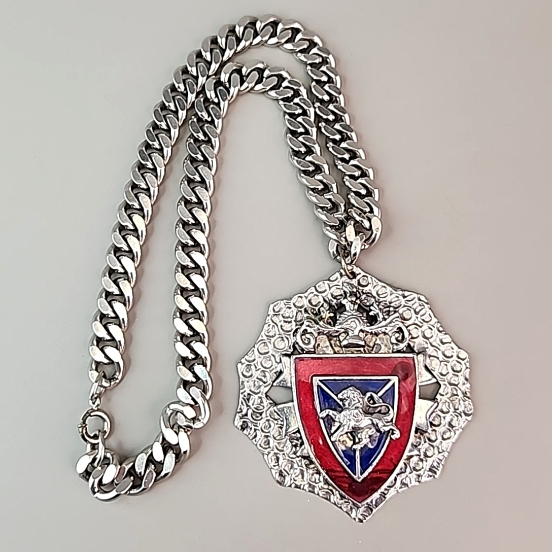 Vintage Shield Pendant Necklace Lion Coat of Arms Heraldic Silver Tone 16″