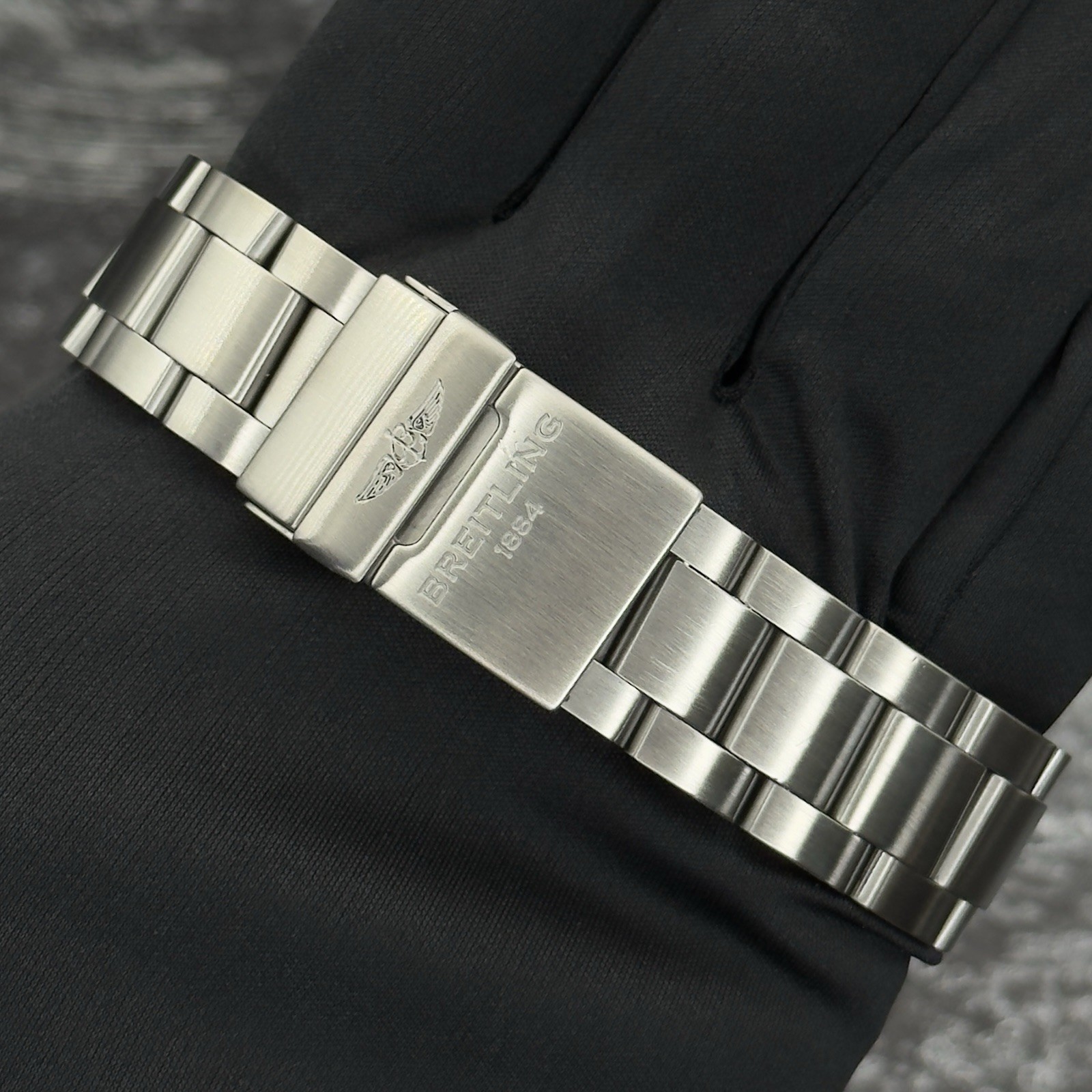 Breitling  Superocean Automatic  44  ( A17367)