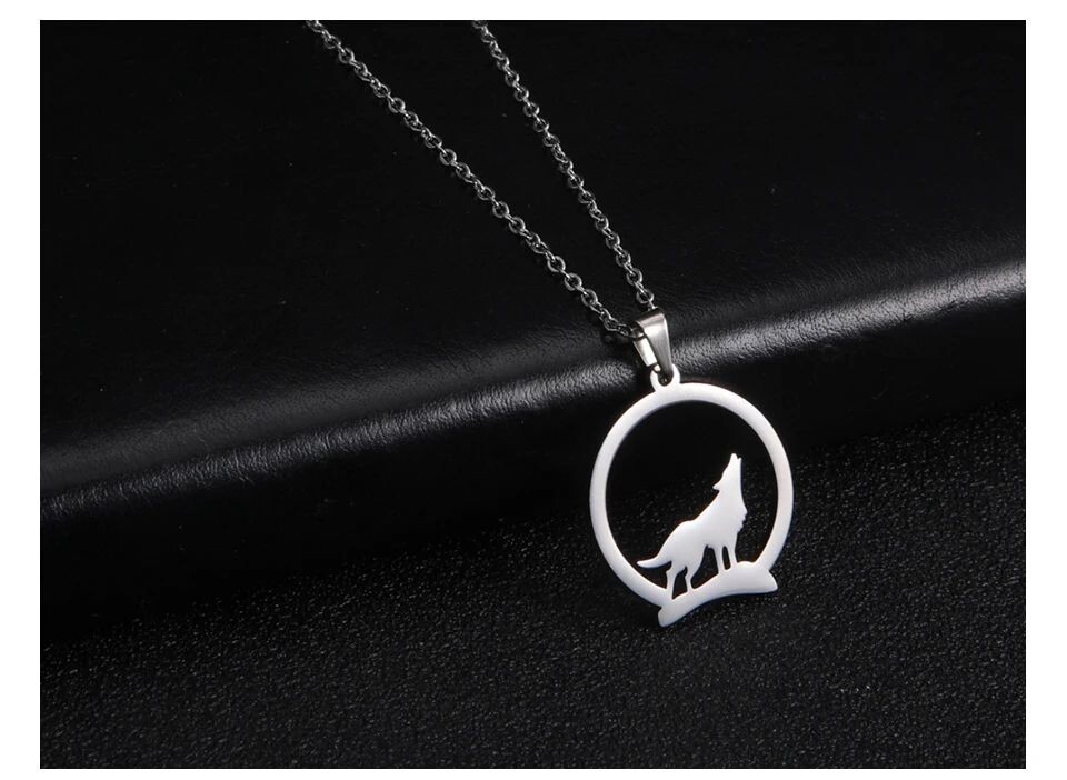Stainless Steel Howling Wolf Amulet Pendant Silver – 45 + 5cm Chain