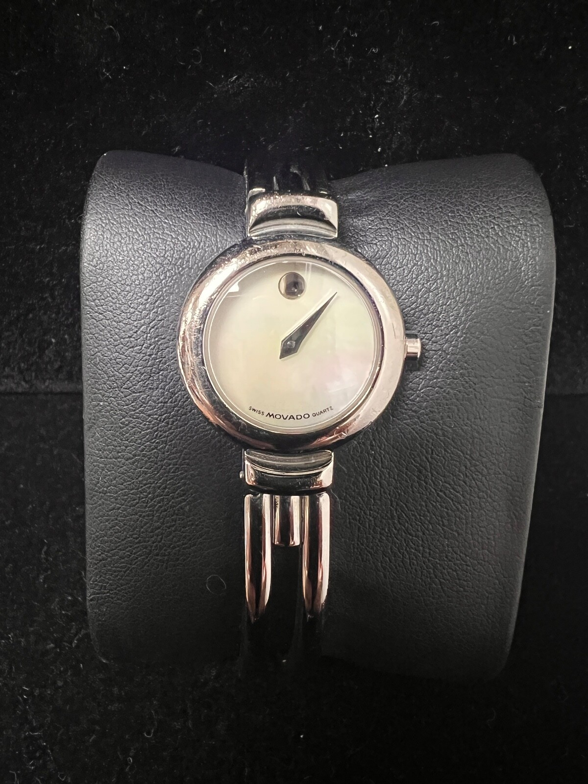 Movado Bela Women’s Watch – Timeless Elegance with Mother-of-Pearl Dial