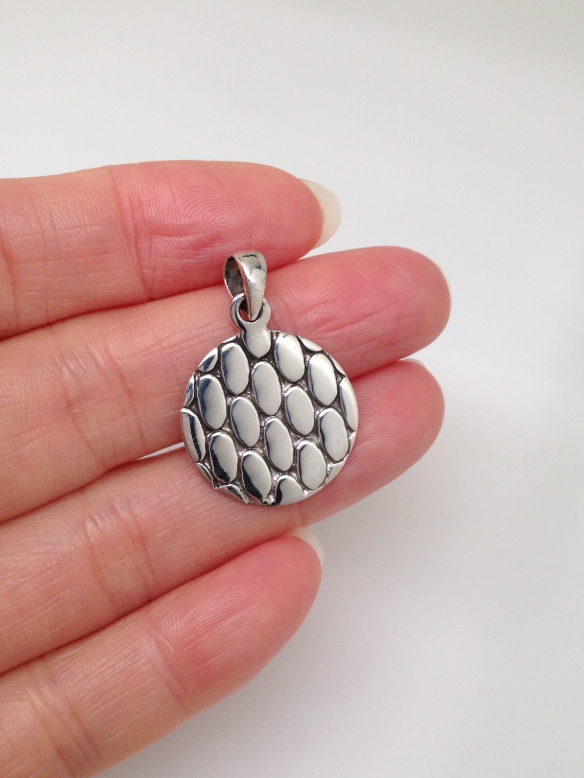 925 Sterling Silver Textured Disc Circle Pendant Women 19mm(0.75″)/28mm(1.1″)