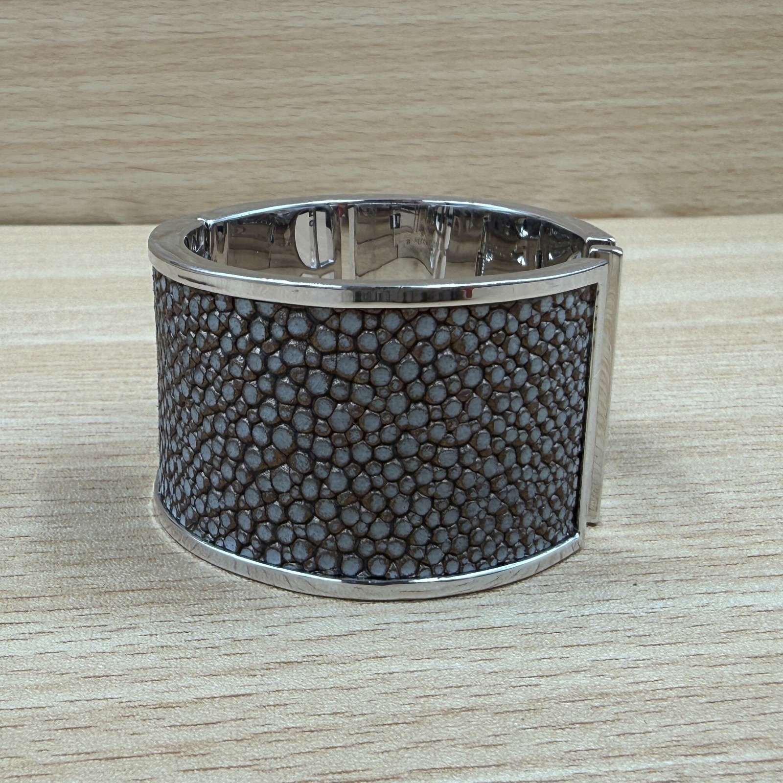 Henri Bendel Logo Pebbled Leather Hinged Cuff NWOT FREE SHIPPING