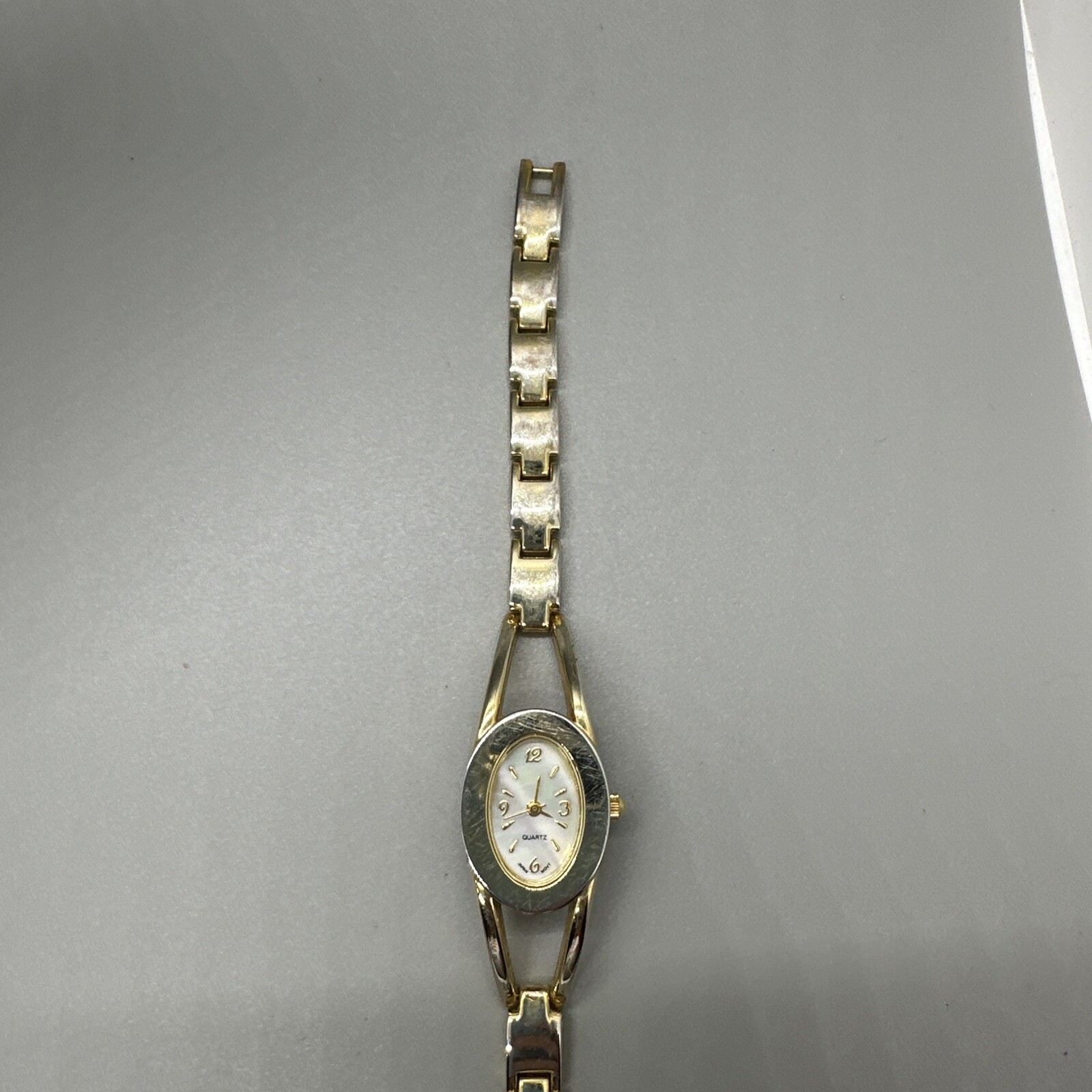 Vintage Ladies Advance Watch Gold Tone Cuff Bracelet 7.25 In, Scratched Dial