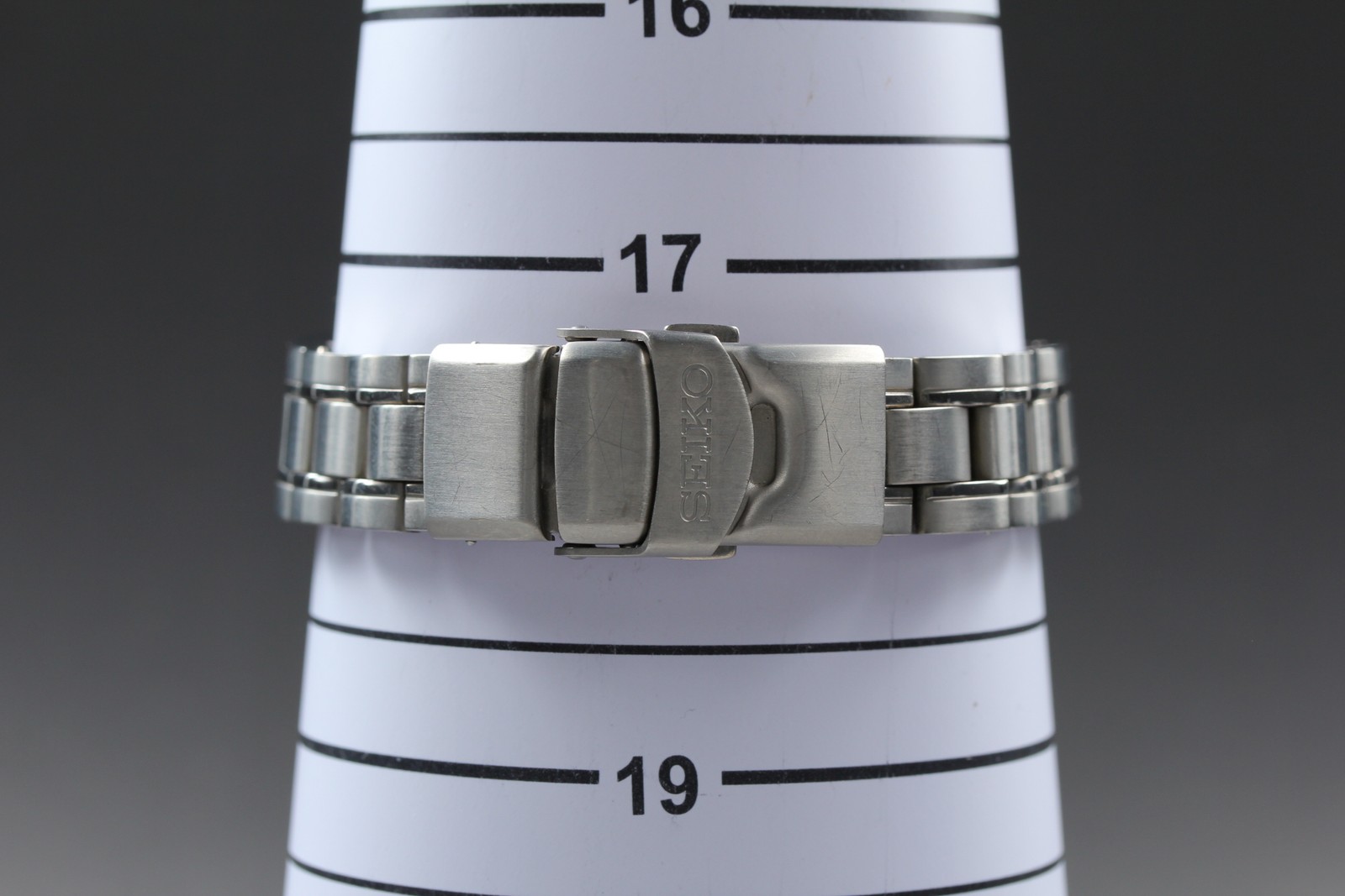[N MINT w/ BOX] SEIKO Prospex Diver’s V147-0AW0 Titanium 39mm Solar Men’s Watch