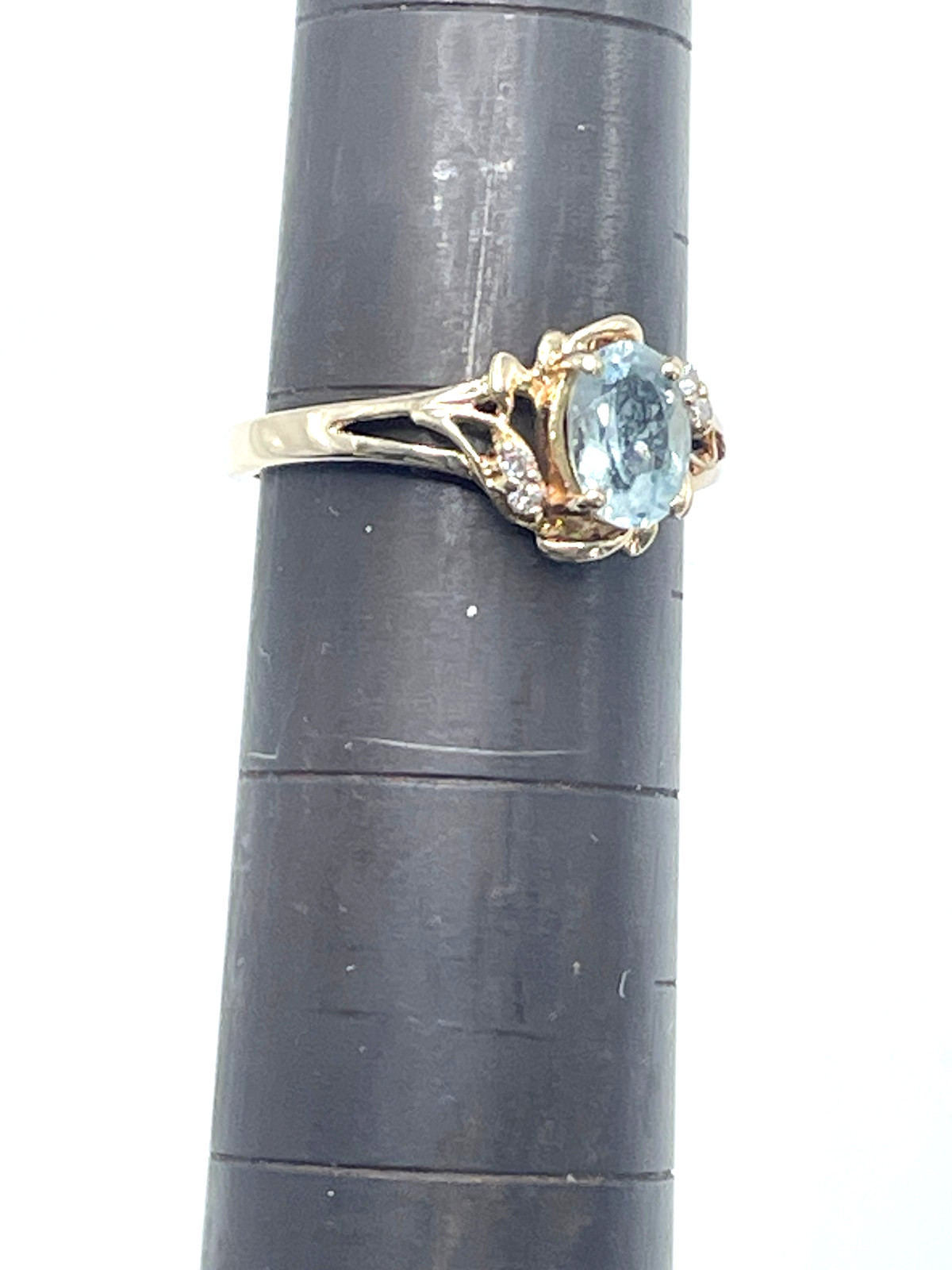 Women’s 14K Yellow Gold Split Shank Blue Topaz Ring Size 7.25, 2.4 Grams