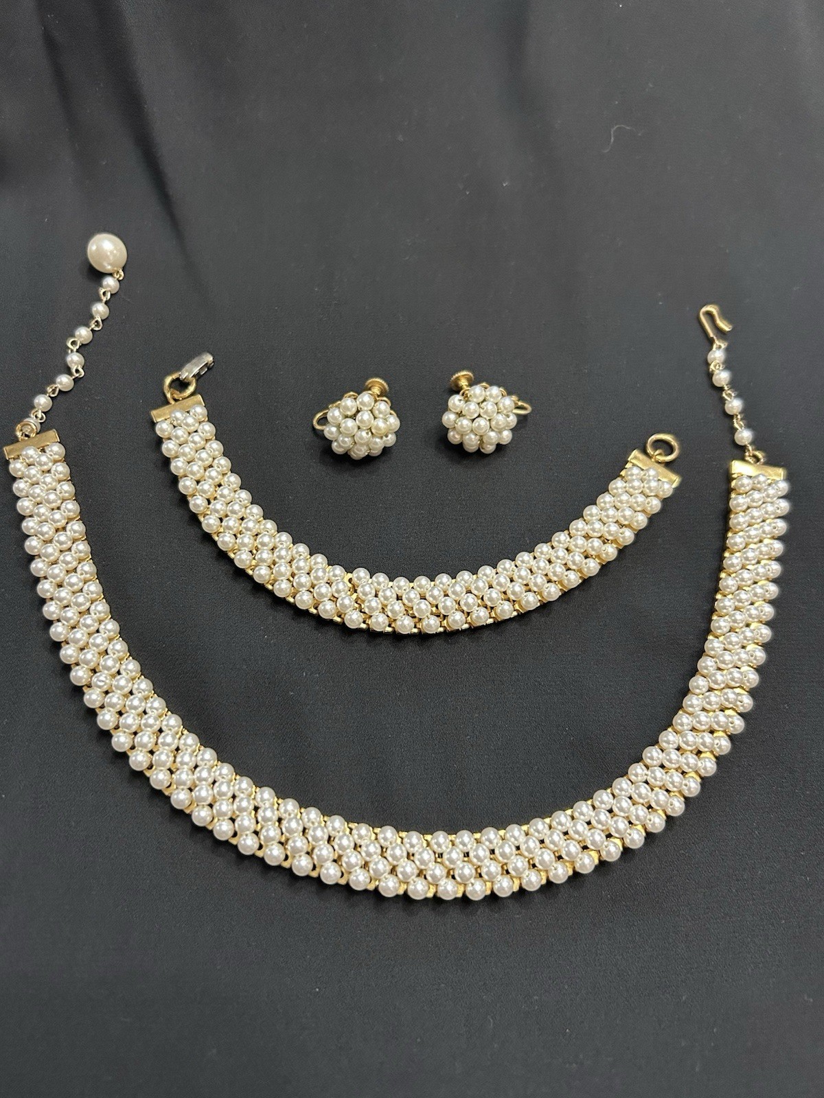 Vintage HOBE Faux Pearl~Gold Tone Jewelry Set Necklace, Bracelet,Earrings 3pc.