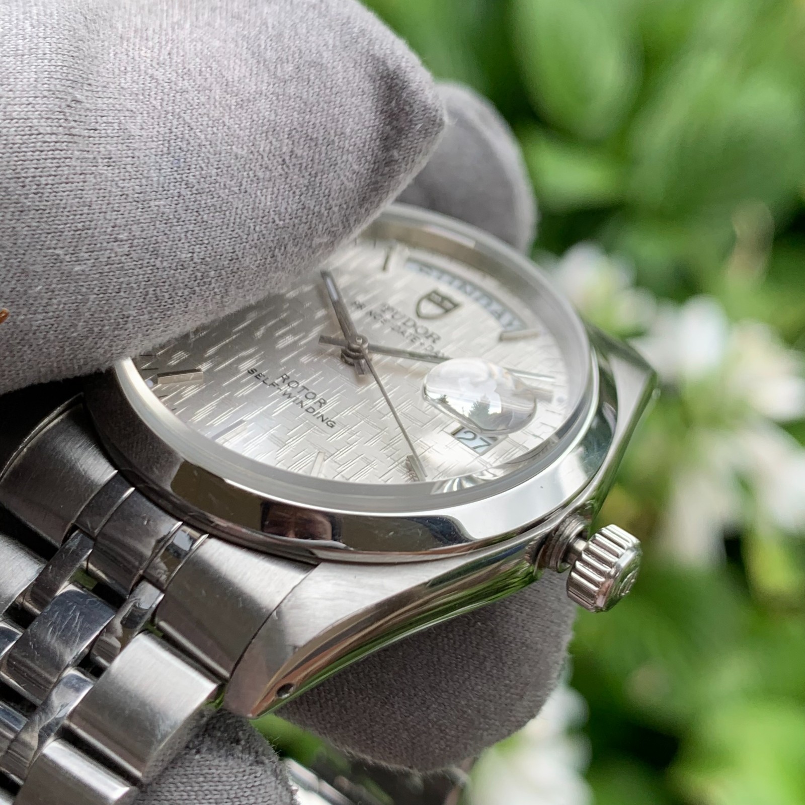 2002 Tudor 76200 Date-Day Silver Linen Dial 36mm Stainless Steel Wristwatch