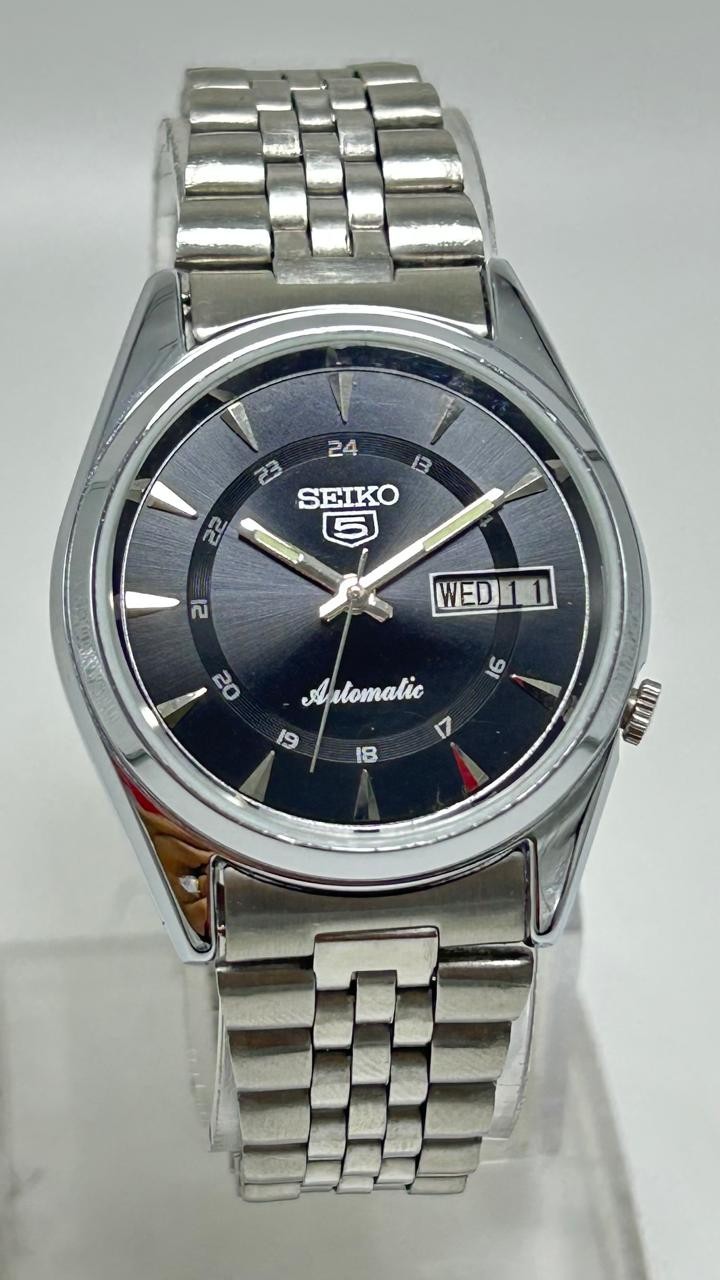 Vintage Seiko 5 Black Dial Automatic Japan Movement No.7009A Men’s Wrist Watch.