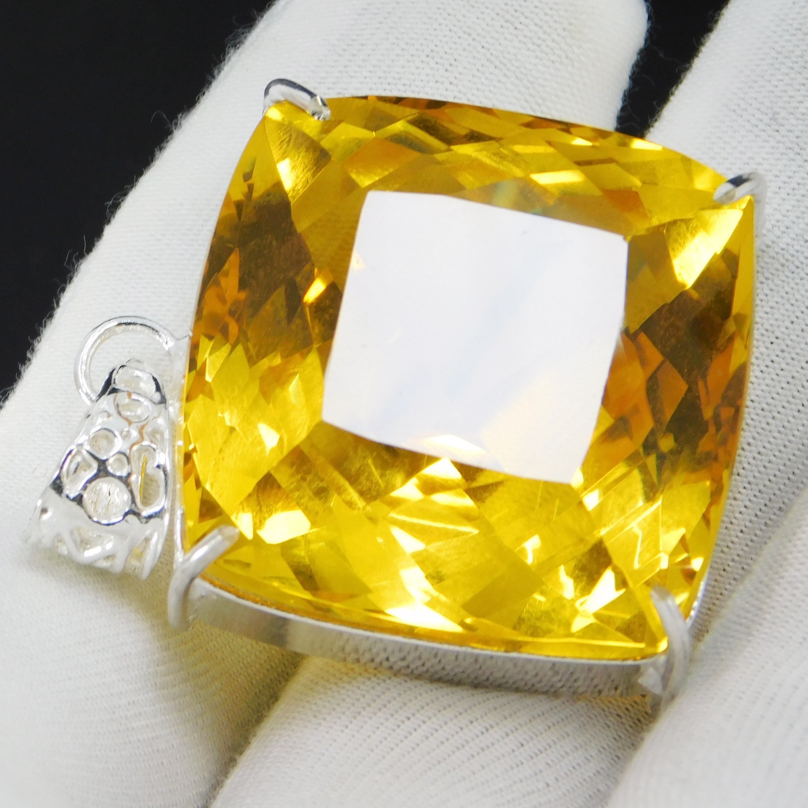 128.50 Ct Natural Mogok Painite Pendant Yellow Radiant Cut Certified Gemstone