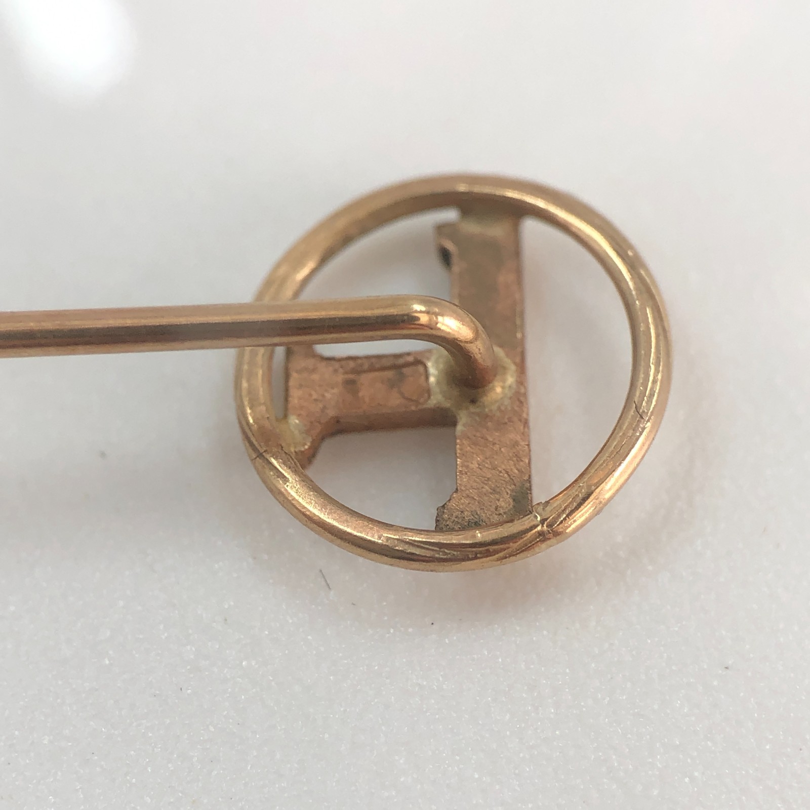 Vintage 9ct Gold ‘ T ‘ Initial Stick Pin – L 2.7cm x W 1cm – 0.73g