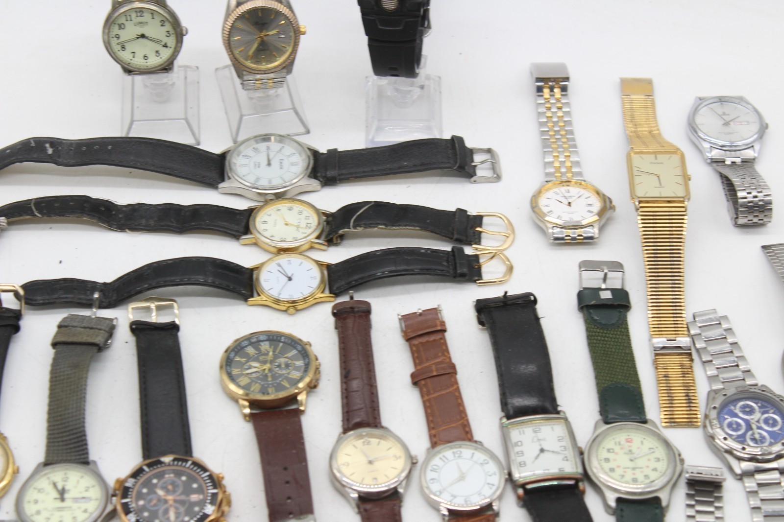 30 x Vintage Gents Quartz Wristwatches Inc. Pulsar, Lorus, Seiko, Swatch, etc.