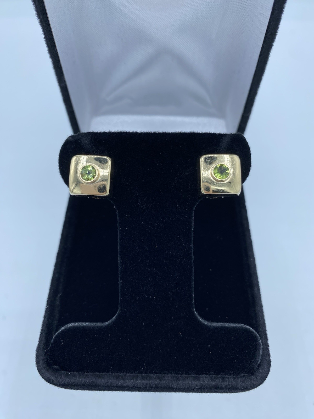 14K Yellow Gold Peridot Modernist Square Earrings 2.4 Grams