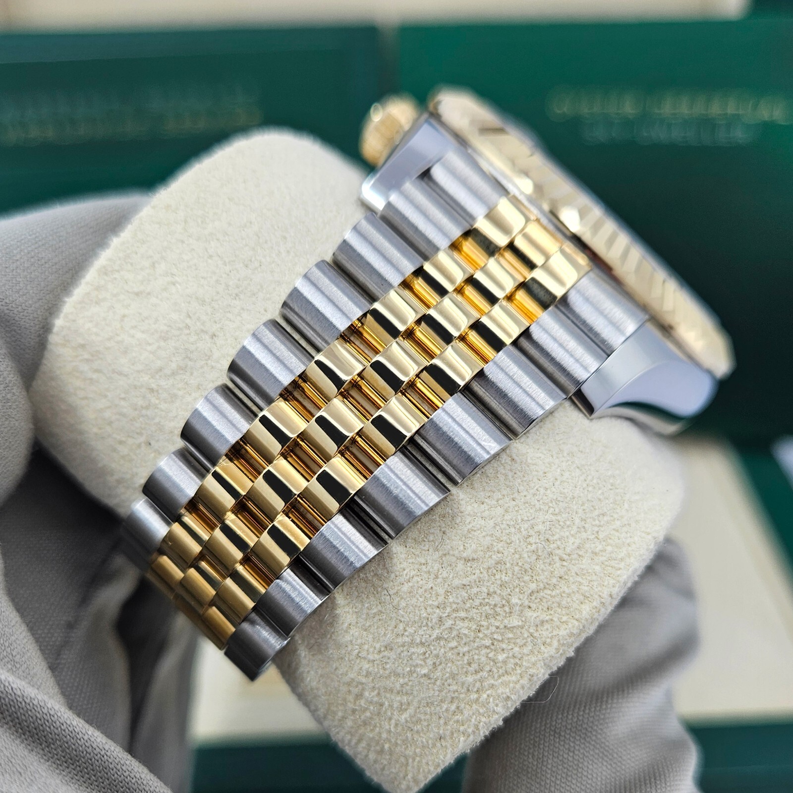 Rolex Sky-Dweller 42mm, Black Dial, Jubilee Two-Tone 336933-0004 Mint 2023