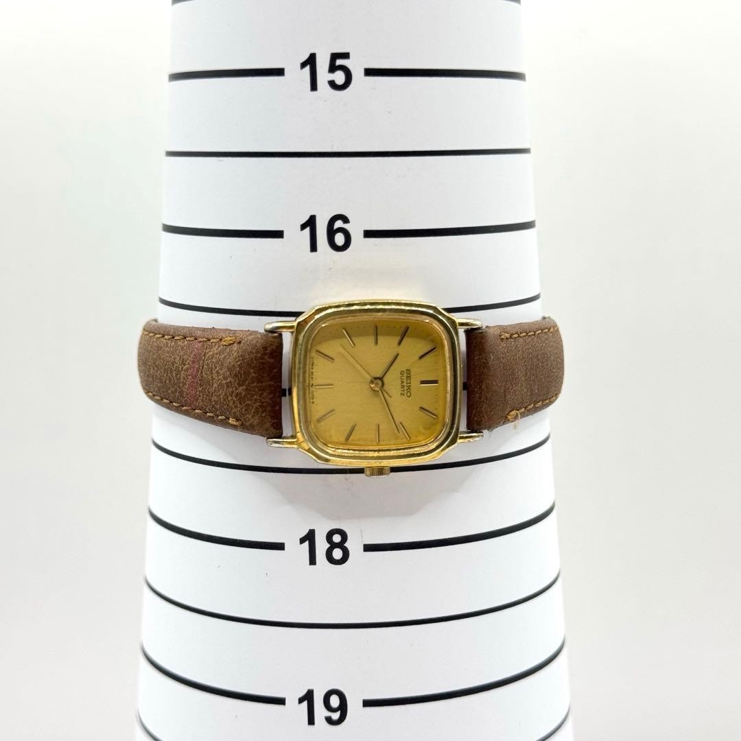 Excellent condition, fully functional SEIKO quartz square gold women’s watch