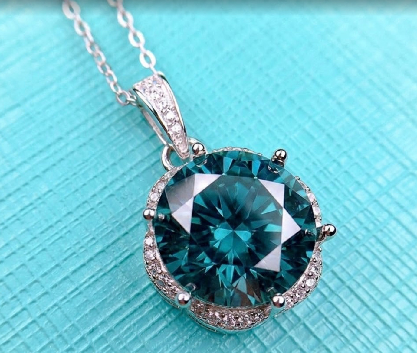 925 Silver, Elegant Blue Diamond Solitaire Pendant, 17.20 Ct Certified Treated