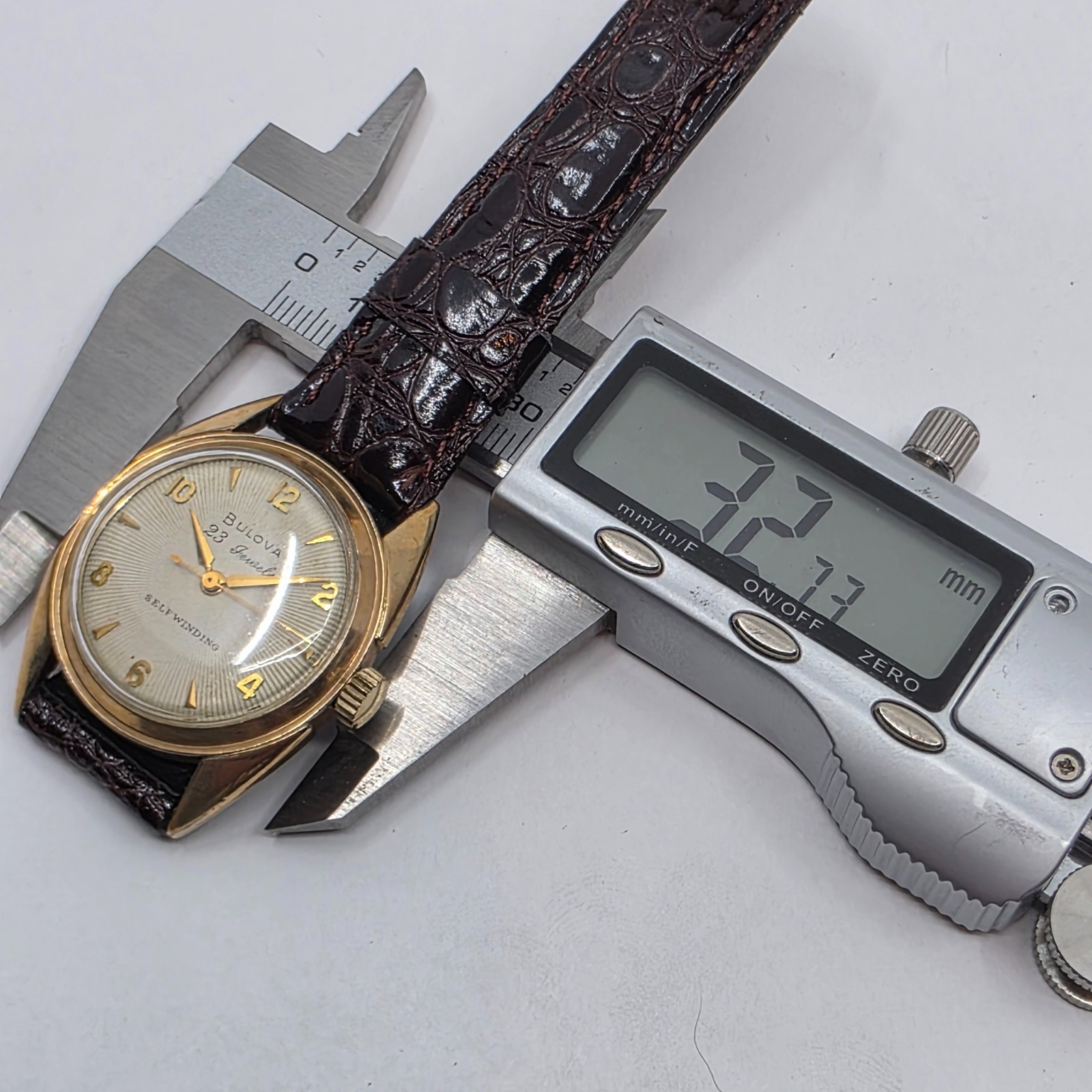 1957 Bulova 23 Jewels Selfwinding Auto Sunburst Dial Gold Filled Mens Watch