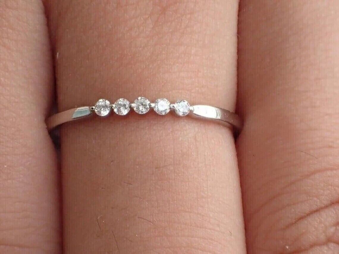 Round Cut Simulated Diamond Women’s Classic Promise Ring 14k White Gold Plated