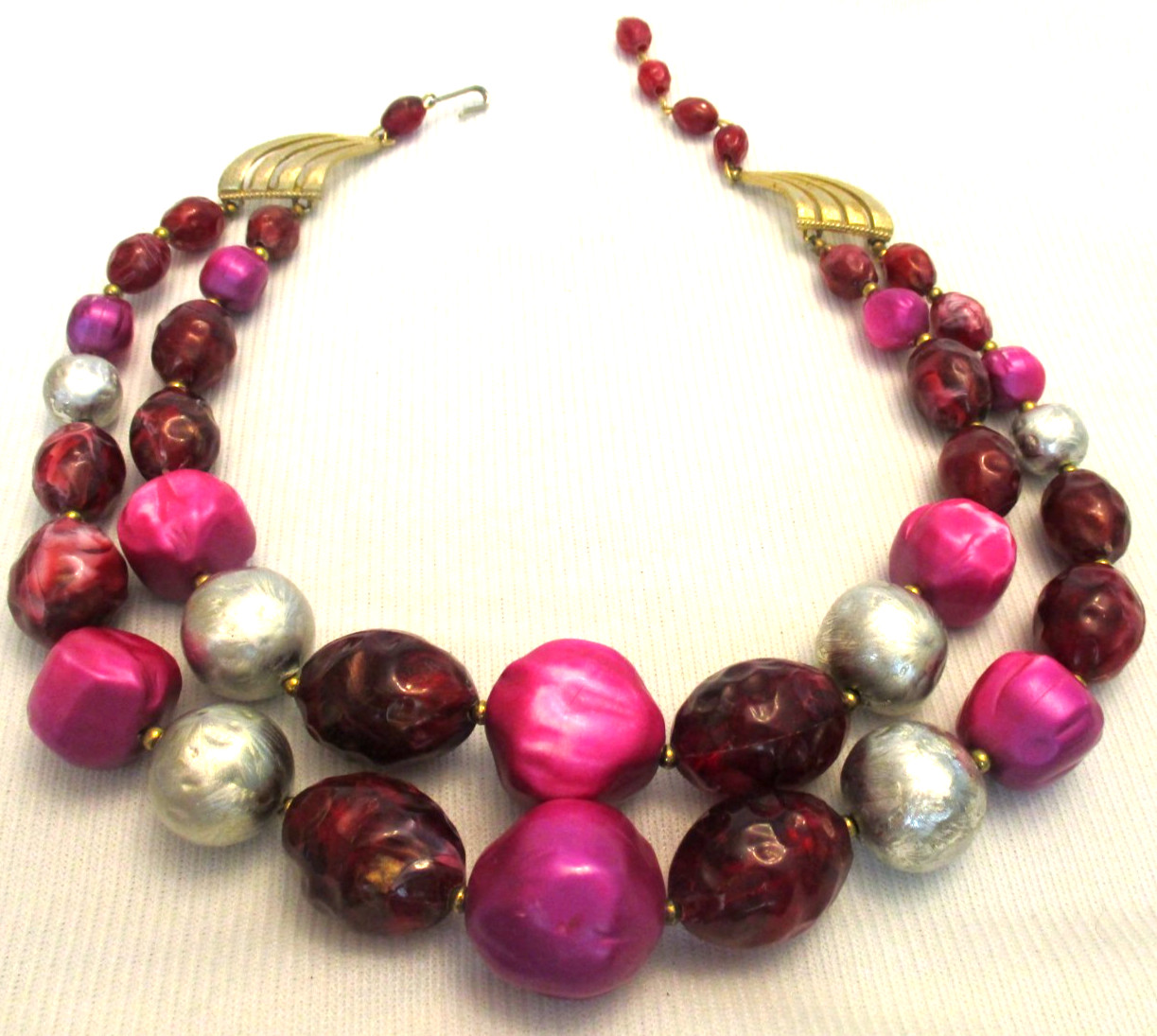 VTG Beautiful Multicolored 2 Strand Beaded Necklace 16 1/2″ Long