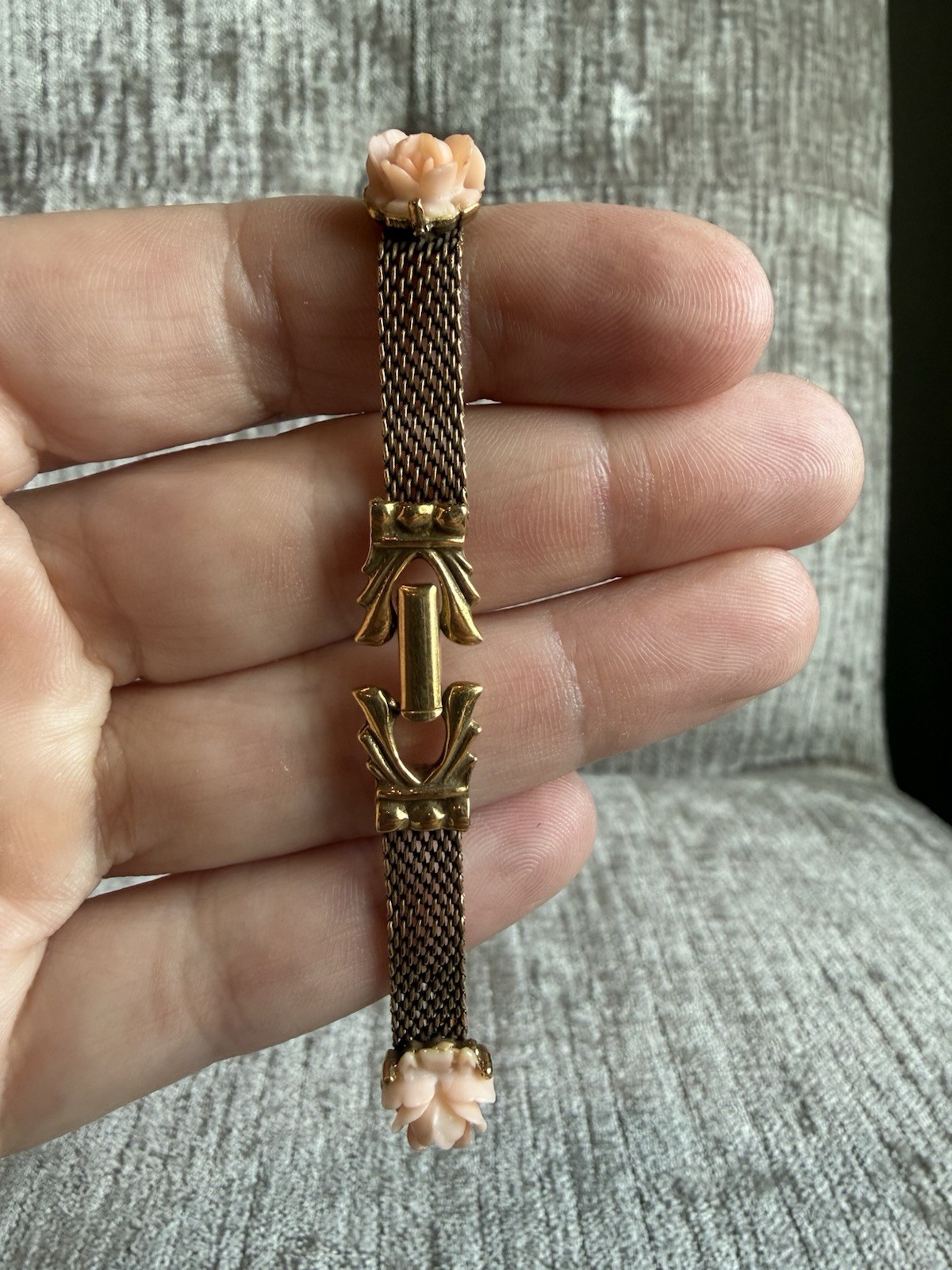 Vintage Goldette NY Gold Tone Mesh Bracelet Pink Carved Lucite Rose Floral