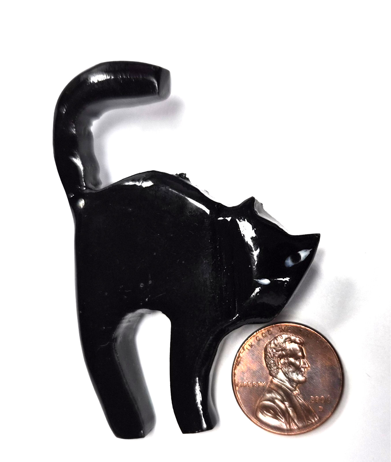 Vintage 80’s Halloween Folk Art Carved Whimsical Black Scaredy Cat Pin / Brooch