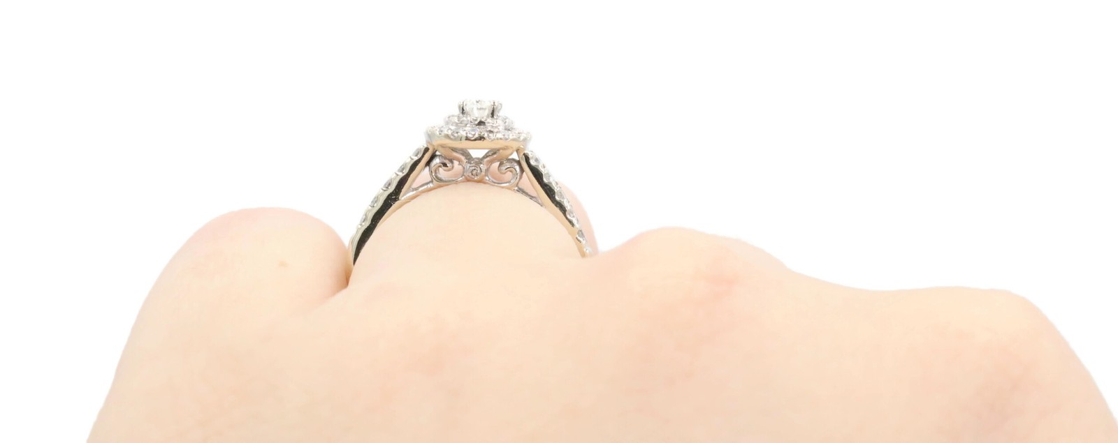 Double Halo 0.65 Ctw Oval & Round Diamond 14KT White Gold Engagement Ring 3.29g
