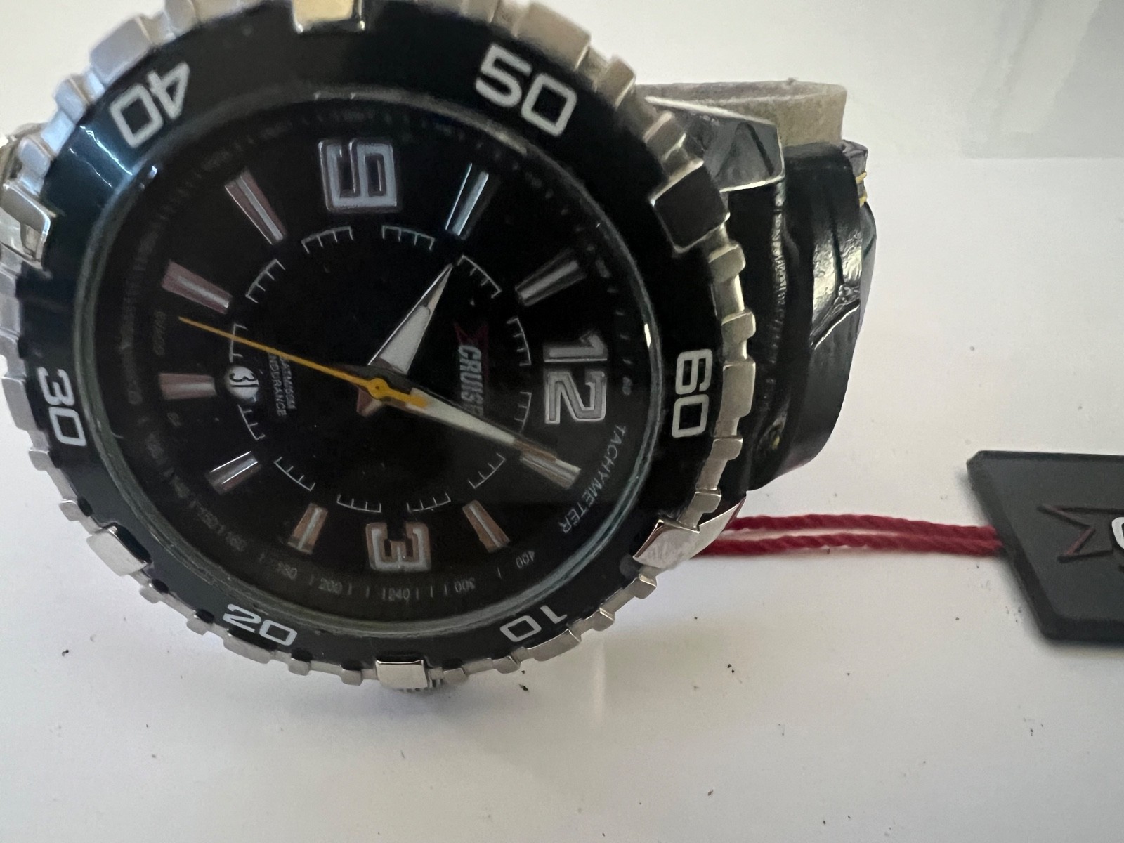 NOS MEN’S CRUISER ENDURANCE 4502 5ATM/50M WATCH WITH LEATHER BAND PLEASE READ