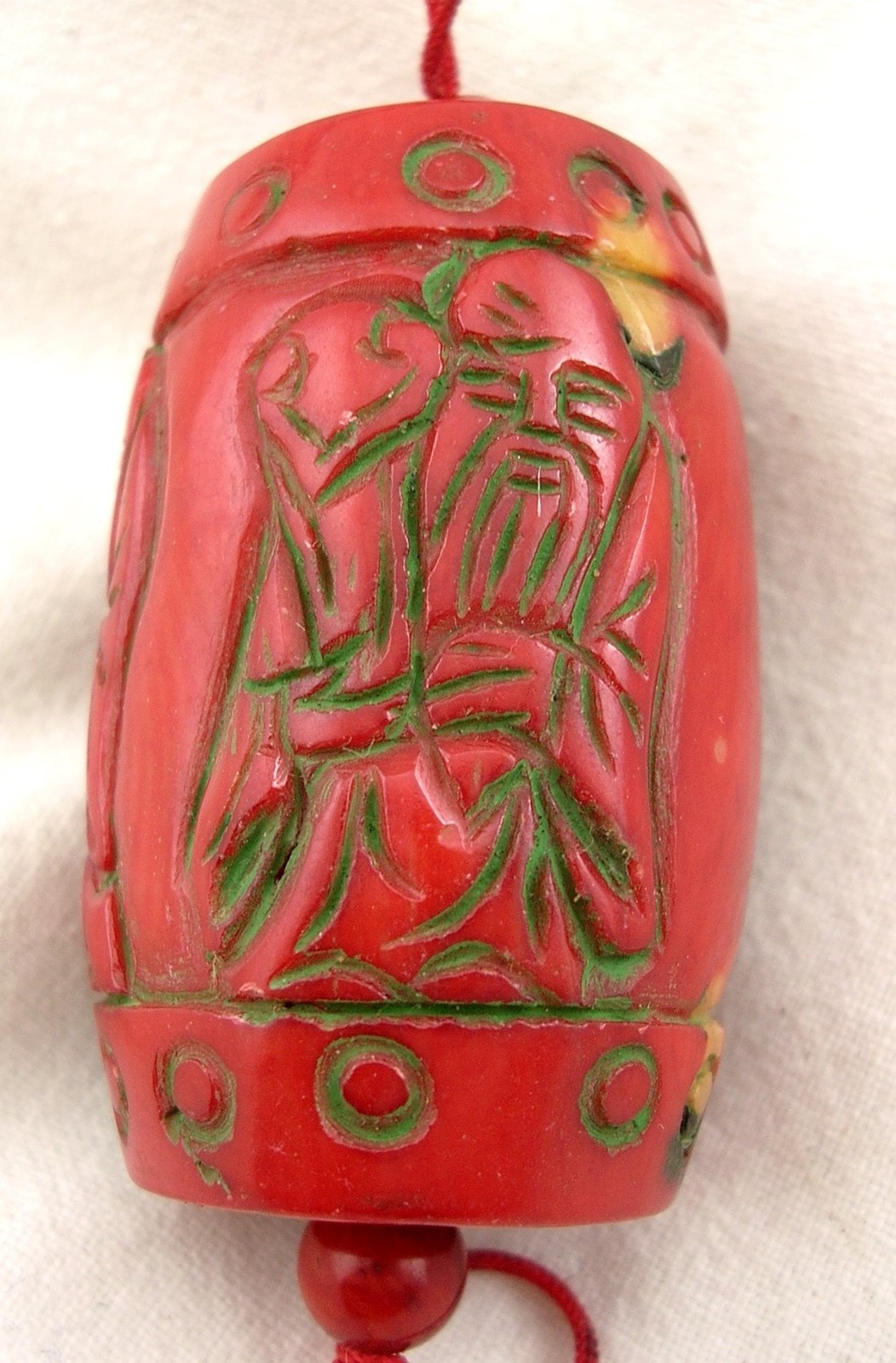 CHINA VINTAGE BAMBOO CORAL PENDANT PENDANT CARVED WISE 40mm