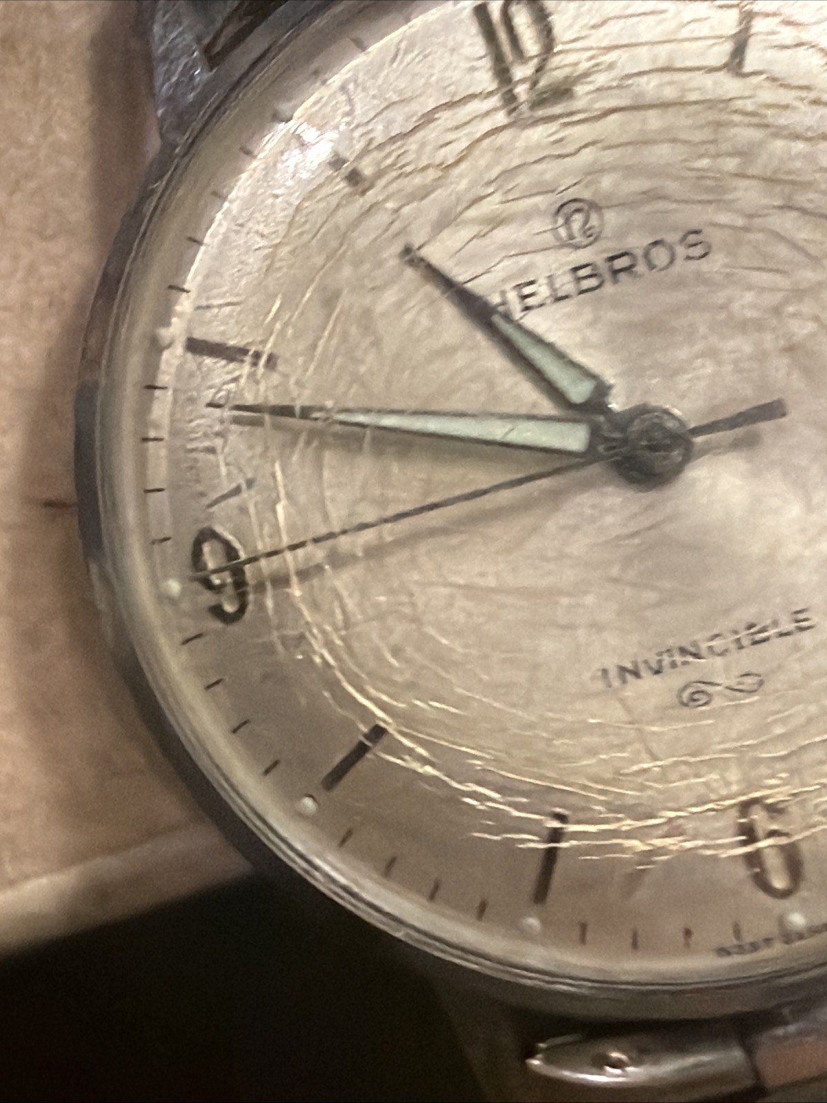 AL31 Vintage Helbros Invincible Mechanical Wind 17J 35mm Runs On&Off As Is**