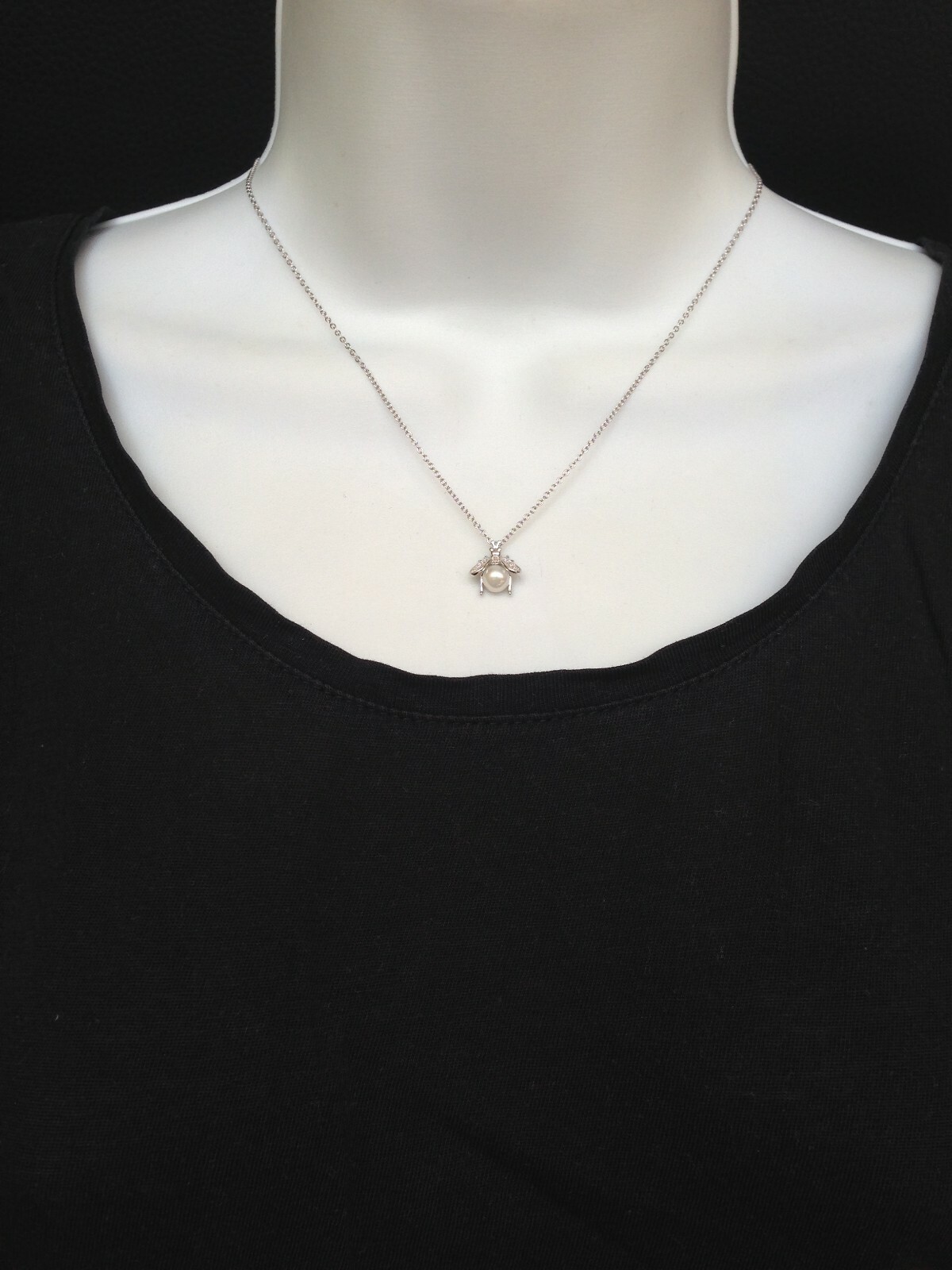 925 Sterling Silver Cz Pearl Bumble Bee Pendant Necklace 11mm(0.43″) 17.75″