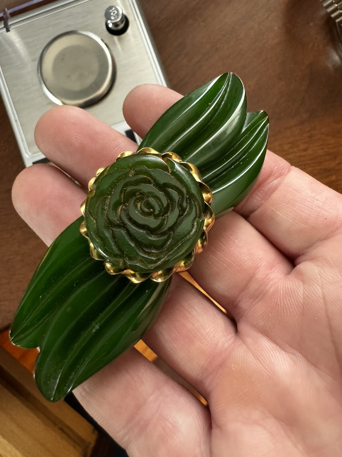 Large Vintage Carved Bakelite Green Brooch 20.1 Grams (N2)