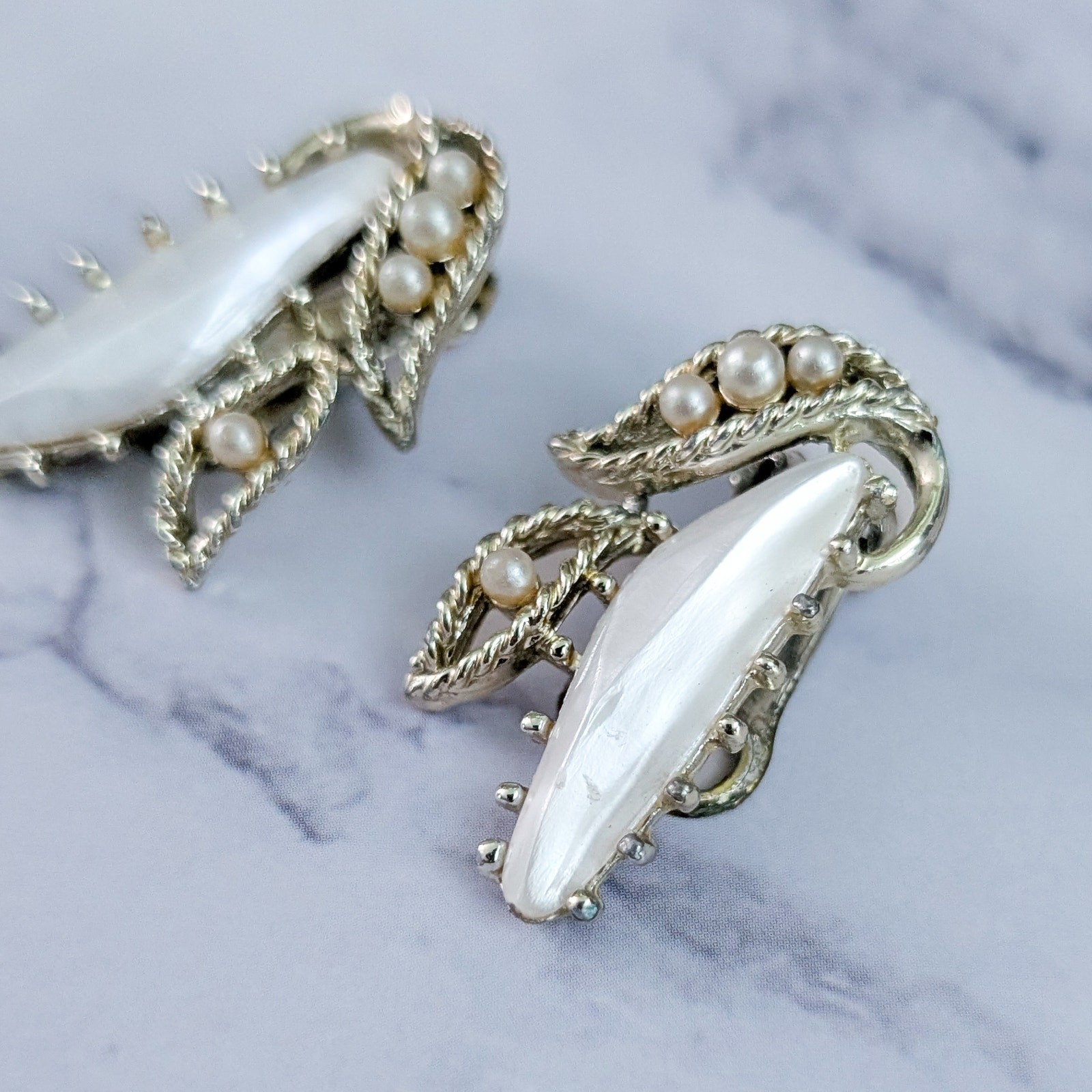 Vintage Clip On Earrings Large Unusual Off White/Cream & Gold Tone